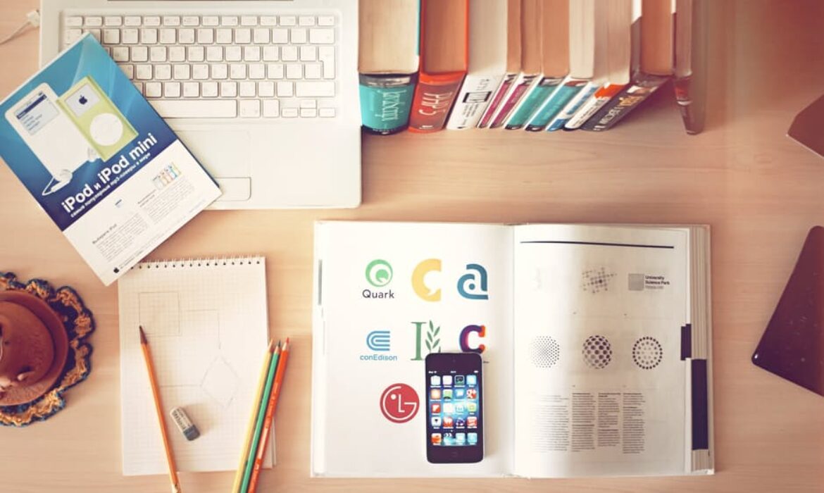 apple-iphone-books-desk