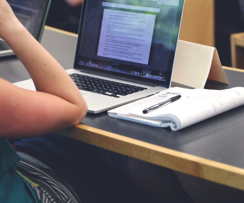 notes-macbook-study-conference