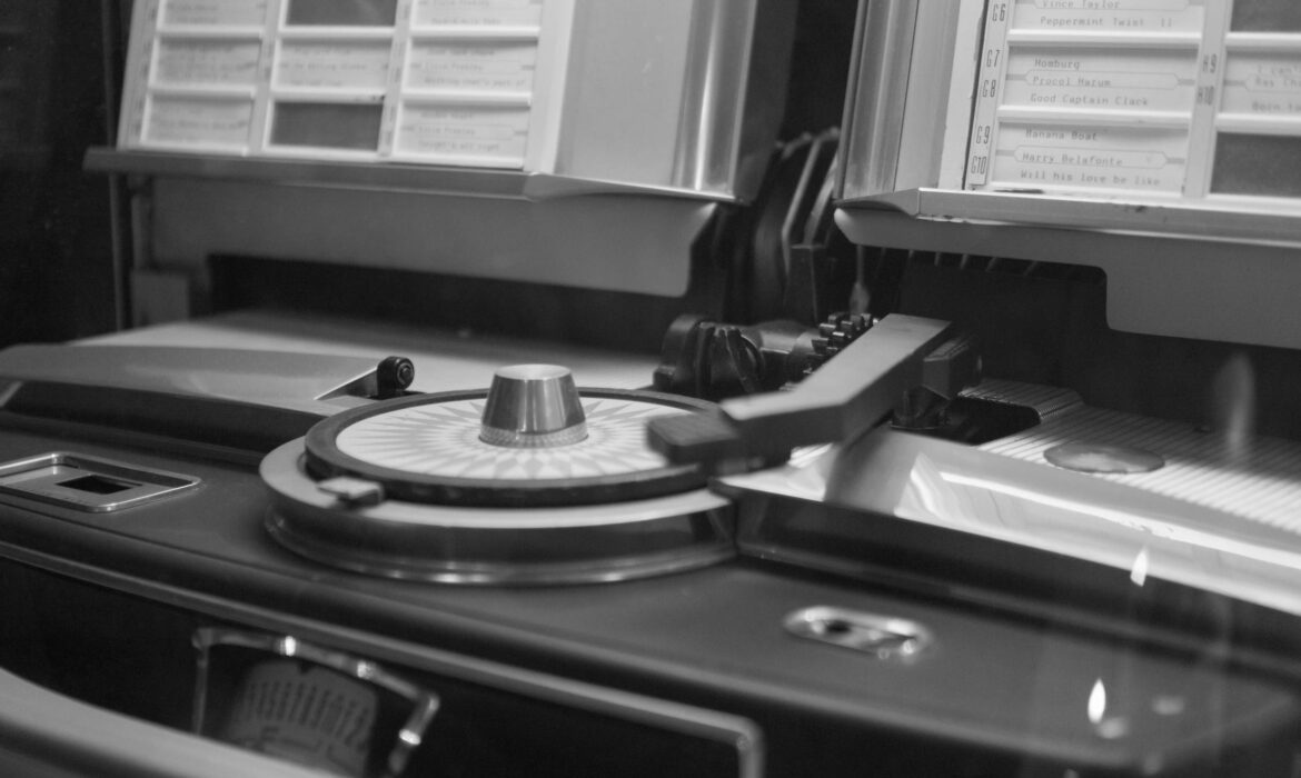 music-record-player-b-w-black-and-white-21088