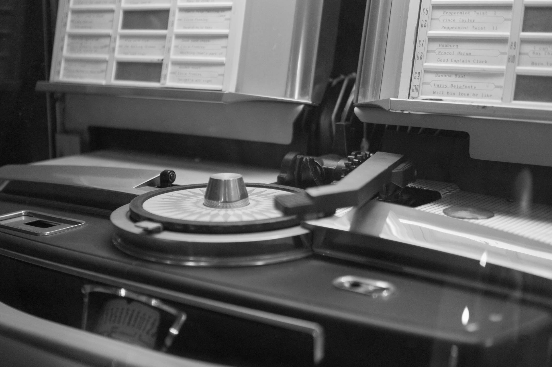 music-record-player-b-w-black-and-white-21088